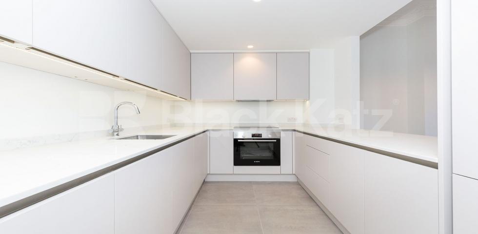 			2 Bedroom, 1 bath, 1 reception Flat			 Hilldrop Road, Tufnell Park